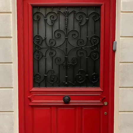 Ferienwohnung Joli Mansarde Au Calme - Le Jardin De L'Eveche A Votre Fenetre Lisieux Exterior foto