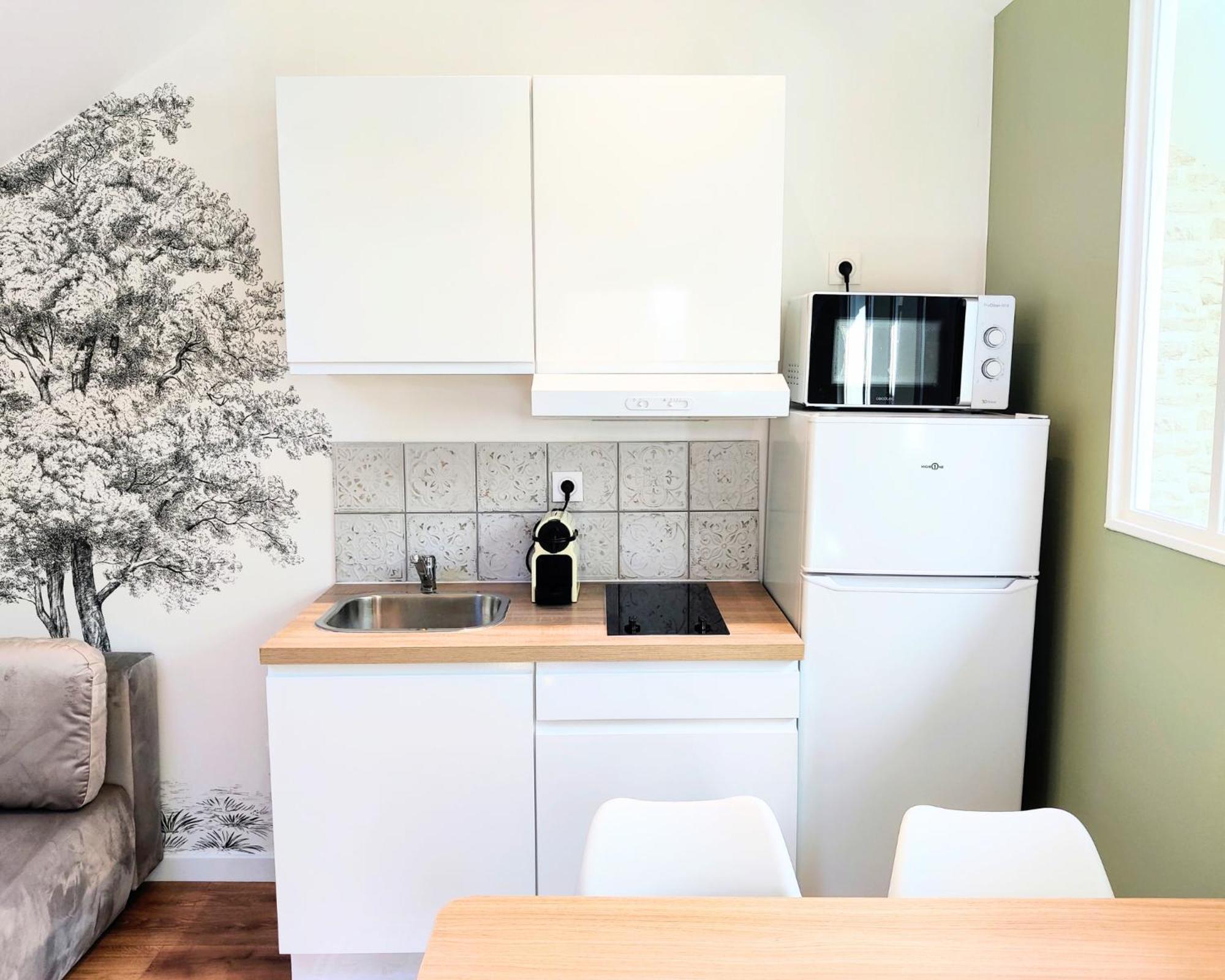 Apartment Joli Mansarde Au Calme - Le Jardin De L'eveche A Votre Fenetre Lisieux